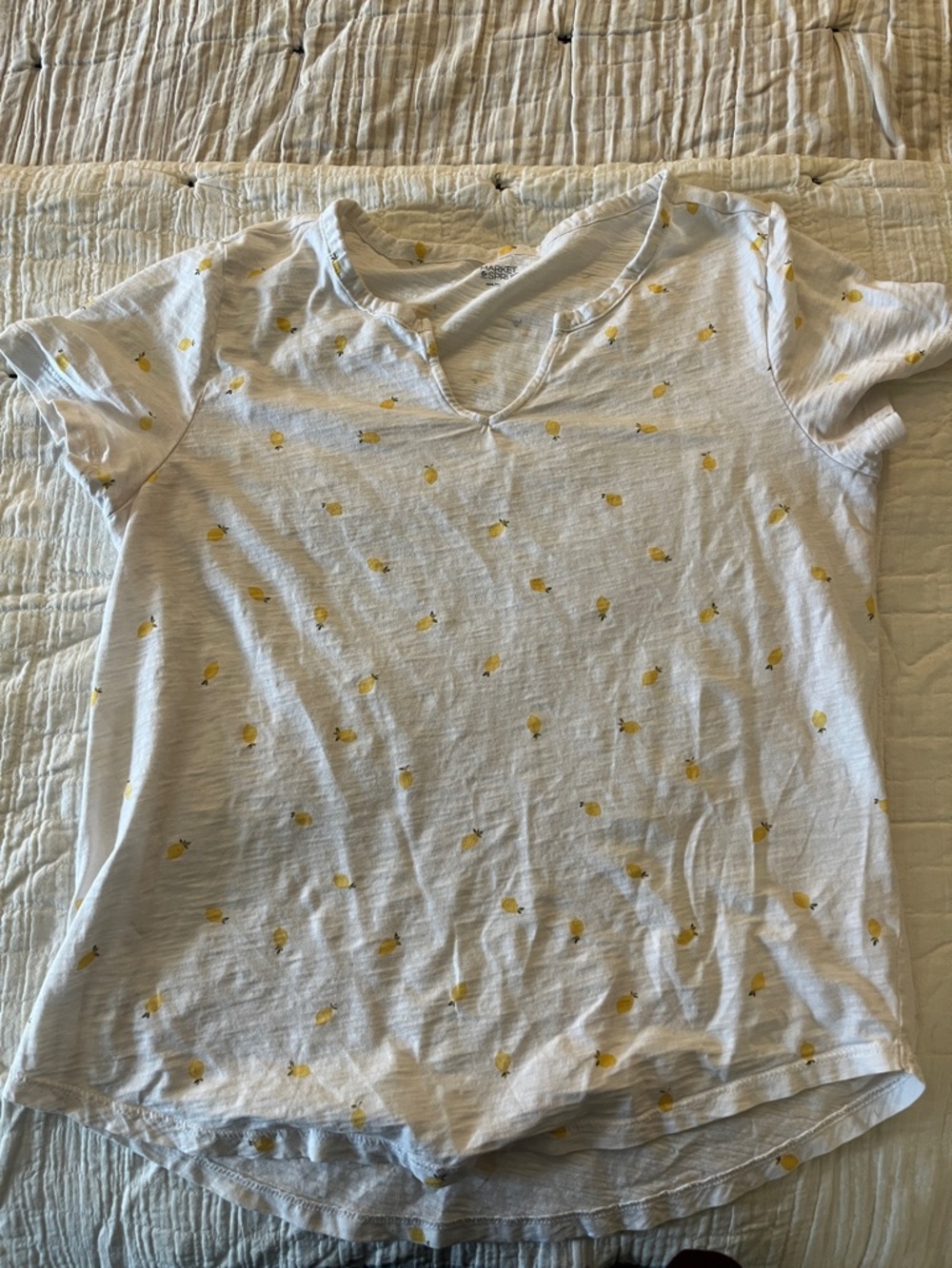 Women’s Market & Spruce Lightweight White Tee with Yellow Lemon Print
